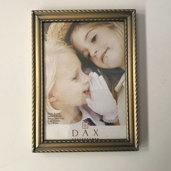 Dax Photo Frame Wood Gold Tone 5”X7” Free Standing Pre-Owned - Picture 1 of 5
